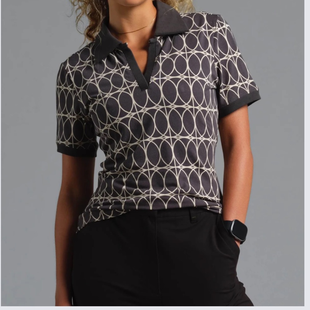 NWT!! MUNICIPAL Stylish Black and Gray Patterned Women's Top